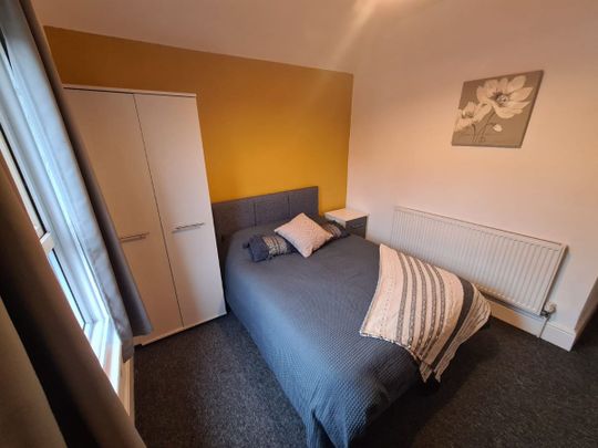 Room 5, 26 Highfield Road - Photo 1