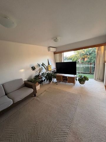 Northcote Gem - Central and Spacious - Photo 4