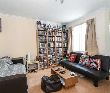 Woking, Surrey, GU22 - Photo 6