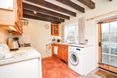 2 bedroom semi-detached house to rent - Photo 3