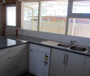 17 Arcoona Avenue, Rostrevor, SA - Photo 3