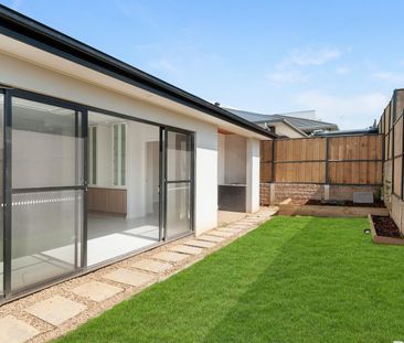 Custom Built Home With Quality Inclusions - Photo 3