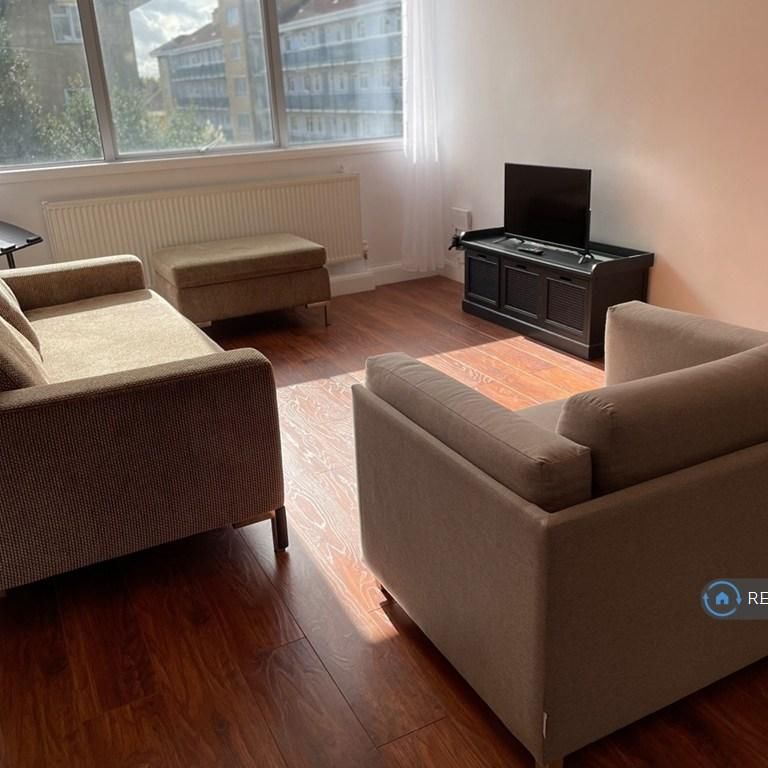 2 bedroom flat to rent - Photo 1