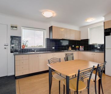 Ideal Inner-City Home in a Vibrant Flemington Setting - Photo 3