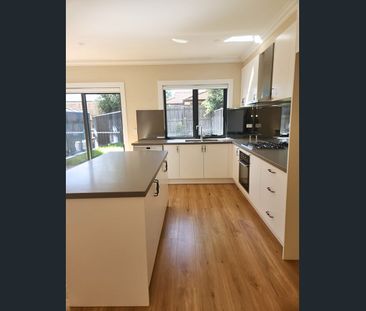 2/39 Heywood St, Ringwood, VIC 3134 - Low Maintenance Living in a P... - Photo 6