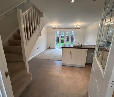2 bedroom terraced house to rent - Photo 2