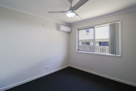 SPACIOUS, STYLISH & READY FOR FAMILY LIFE - Photo 5