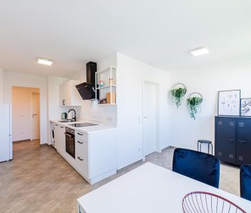 Helles, möbliertes WG Zimmer in einer 3er Frauen WG in zentraler La... - Photo 2