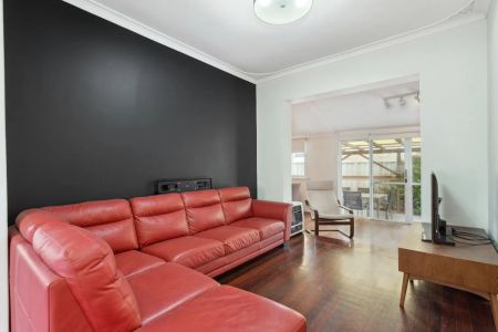 31 Bradley Street, Yokine. - Photo 3