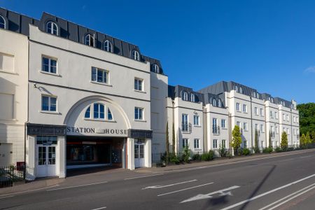 4 bedroom flat to rent - Photo 3