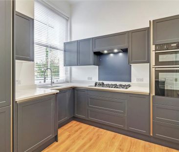 A 2 Bedroom Flat in Lansdown GL50 2LR - Photo 6