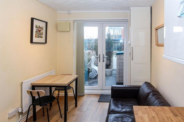 3 bedroom apartment to rent - Photo 1