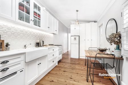 2 Bedroom home where contemporary meets charm - Photo 2