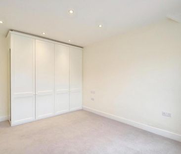 4 bedroom semi-detached house to rent - Photo 3