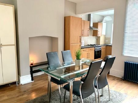 4 bedroom house share to rent - Photo 3