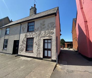 2 bedroom end of terrace house to rent - Photo 2