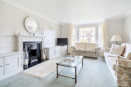 4 bedroom detached house to rent - Photo 3