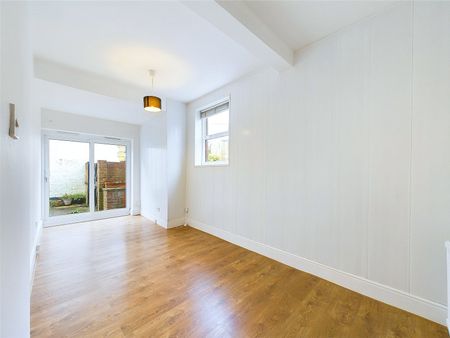 St Margarets Road, St Margarets - 1 bedroomProperty for lettings - Chasebuchanan - Photo 2