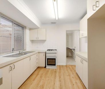 Freshly Updated Family Living in the Heart of Ellenbrook - Photo 5