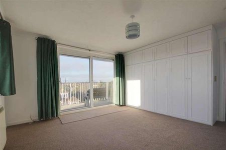 Wessex Court, Tennyson Road, Worthing, BN11 - Photo 5