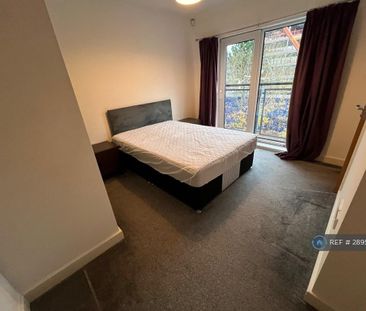 2 bedroom flat to rent - Photo 2