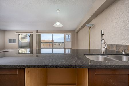 221 6 Avenue Southeast, Calgary - Photo 2