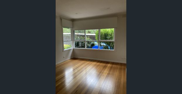 Two‑bedroom unit in a convenient location. - Photo 1