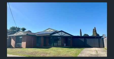 FOUR BEDROOM FAMILY HOME WITH SOLAR - Photo 3