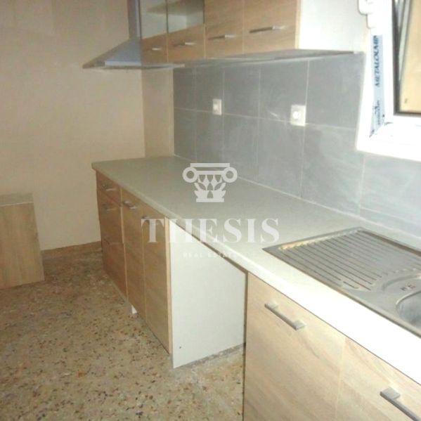 Λειτουργικό διαμέρισμα προς ενοικίαση στα Καμίνια (Πειραιάς) - Photo 1