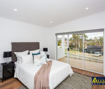 Contemporary Living - Photo 5