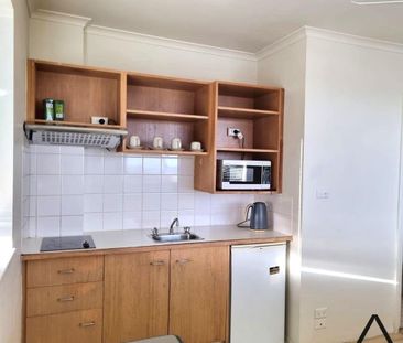 Clean and comfortable studio in St Kilda - *Open for Inspection Sat... - Photo 3