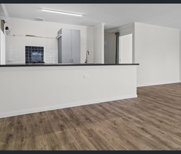 Executive Living on Gerald Boulevard! - Photo 5