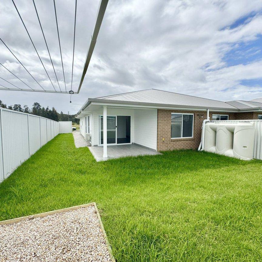 Cozy and comfortable, brand new unit! - Photo 1