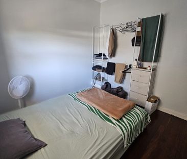 Queens Park - Photo 2