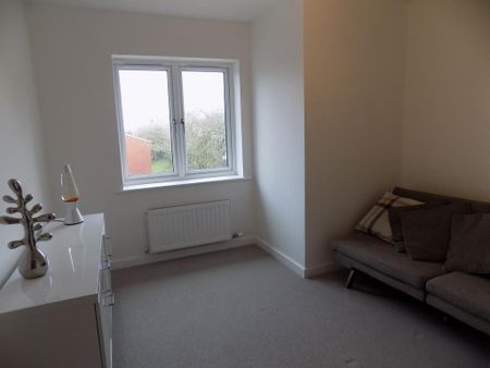 4 bedroom detached house to rent - Photo 2