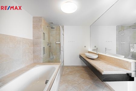 Pronájem bytu 6 a více v osobním vlastnictví 200 m², Praha 7 - Bubeneč - Fotografie 4