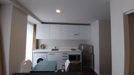 Furnished one bedroom in CBD, hot & cold water included - Photo 3