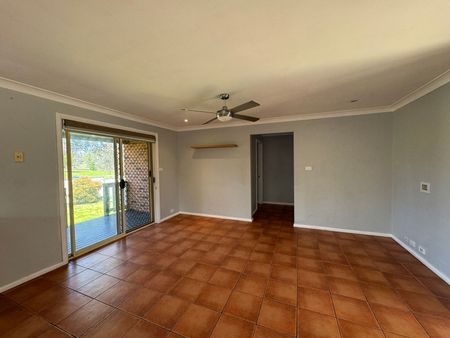 Home For Rent - Photo 3