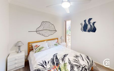 Coastal Gem – Walk to the Beach and Local Eateries - Photo 5