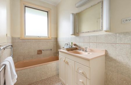 Family Living at Its Finest – Warm, Welcoming & Perfect for Entertainers! - Photo 3