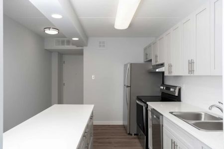 Gable Arms — 1 Bedroom 1 Bath Modern (1Bed1BathM-C) - Photo 5