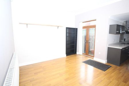 3 bedroom terraced house to rent - Photo 2