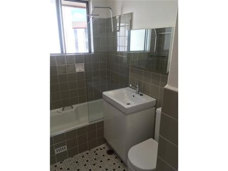 Renovated Unit! - Photo 5