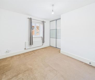2 bedroom Semi-detached house to rent - Photo 2