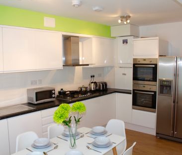 5 Bedroom all Ensuite - Photo 3