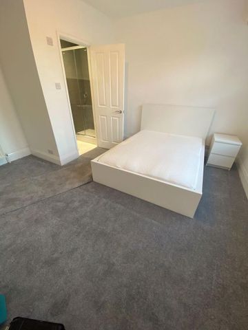 5 bedroom terraced house to rent - Photo 2