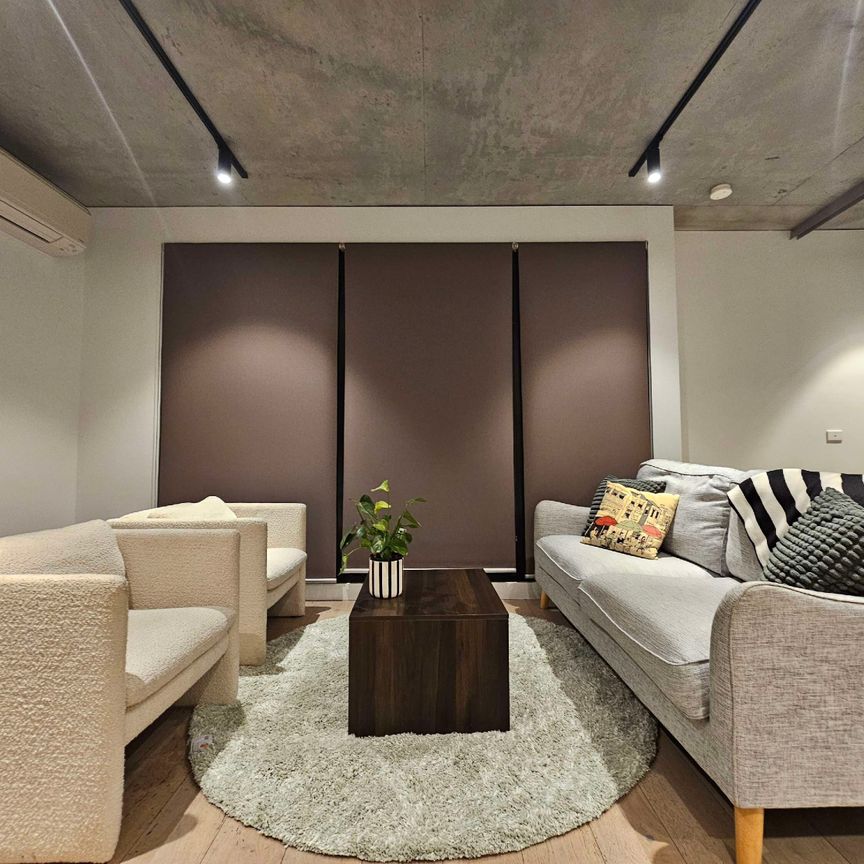 North Melbourne - Photo 1