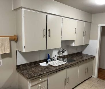 Large Furnished 1 Bedroom in the West End - Photo 2