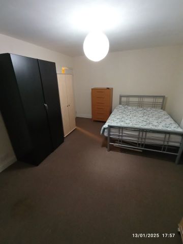 Room in a Shared House, Elmcroft Crescent, NW11 - Photo 4