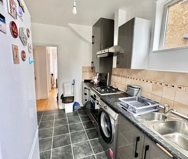 Room in a Shared House, College Road, HA9 - Photo 3